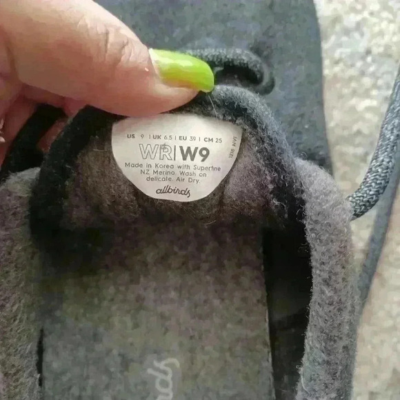 Allbirds Womens Dark Gray Wool Runner 9 - Picture 11 of 14